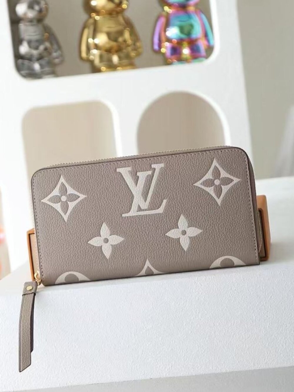 Louis Vuitton Giant Monogram Zippy Long Wallet Taupe Gray LV Zip Around Purse